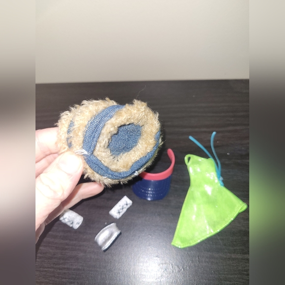 Bratz Acessories And Winx Dress Lot - Picture 3 of 6